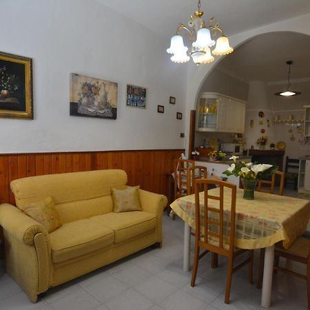 Casa Vacanze I Girasoli อีเกลเซียส ภายนอก รูปภาพ