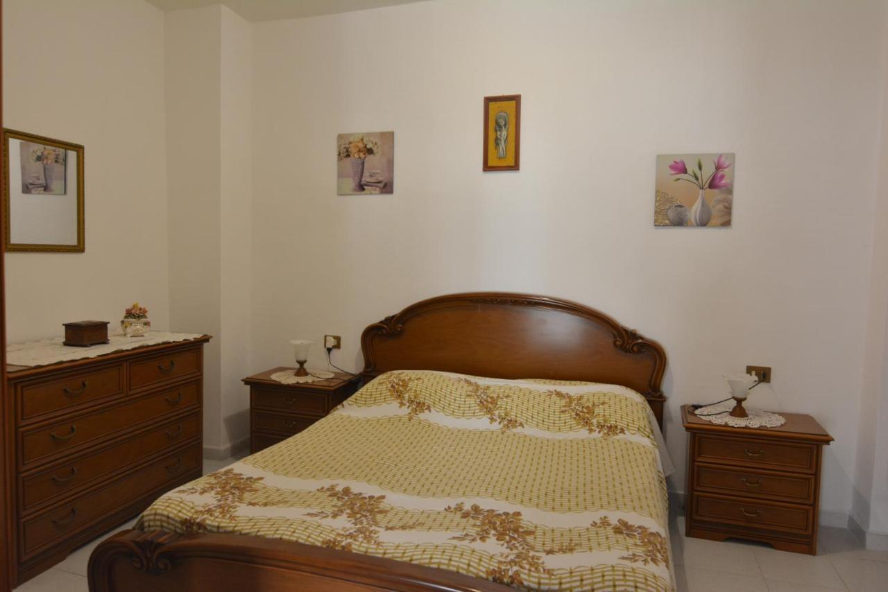 Casa Vacanze I Girasoli อีเกลเซียส ภายนอก รูปภาพ