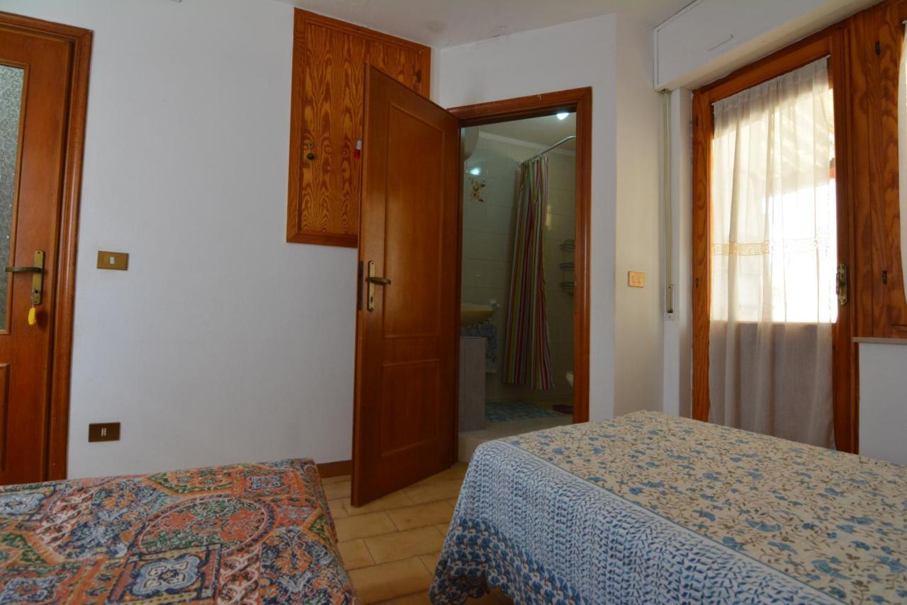 Casa Vacanze I Girasoli อีเกลเซียส ภายนอก รูปภาพ
