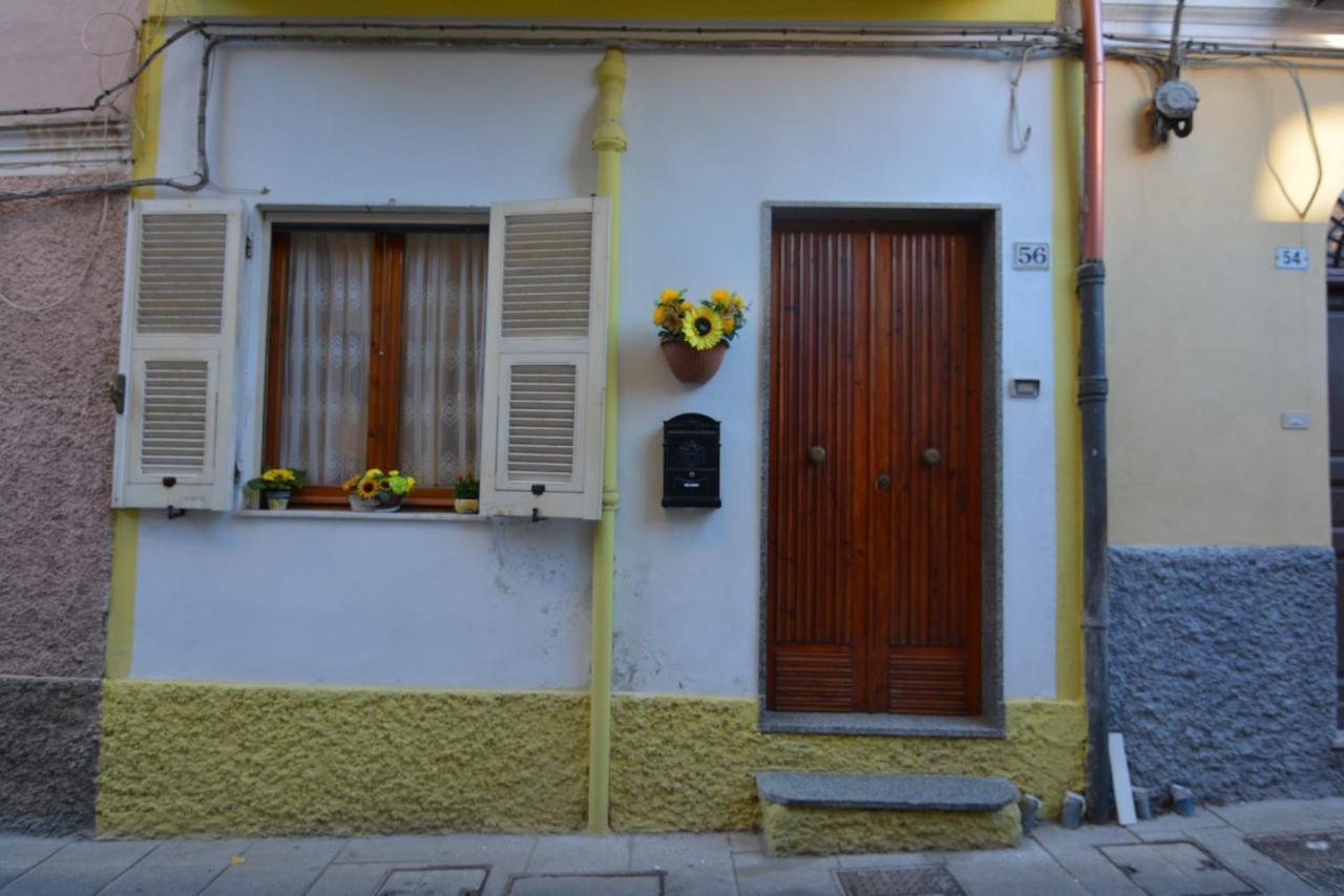 Casa Vacanze I Girasoli อีเกลเซียส ภายนอก รูปภาพ